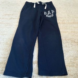 Gapkids navy sweats with pockets and draw string waist ! Excellent condition!